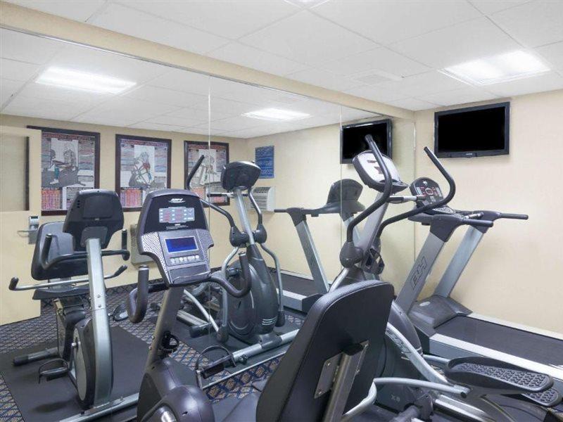 Days Inn By Wyndham Geneva/Finger Lakes Extérieur photo