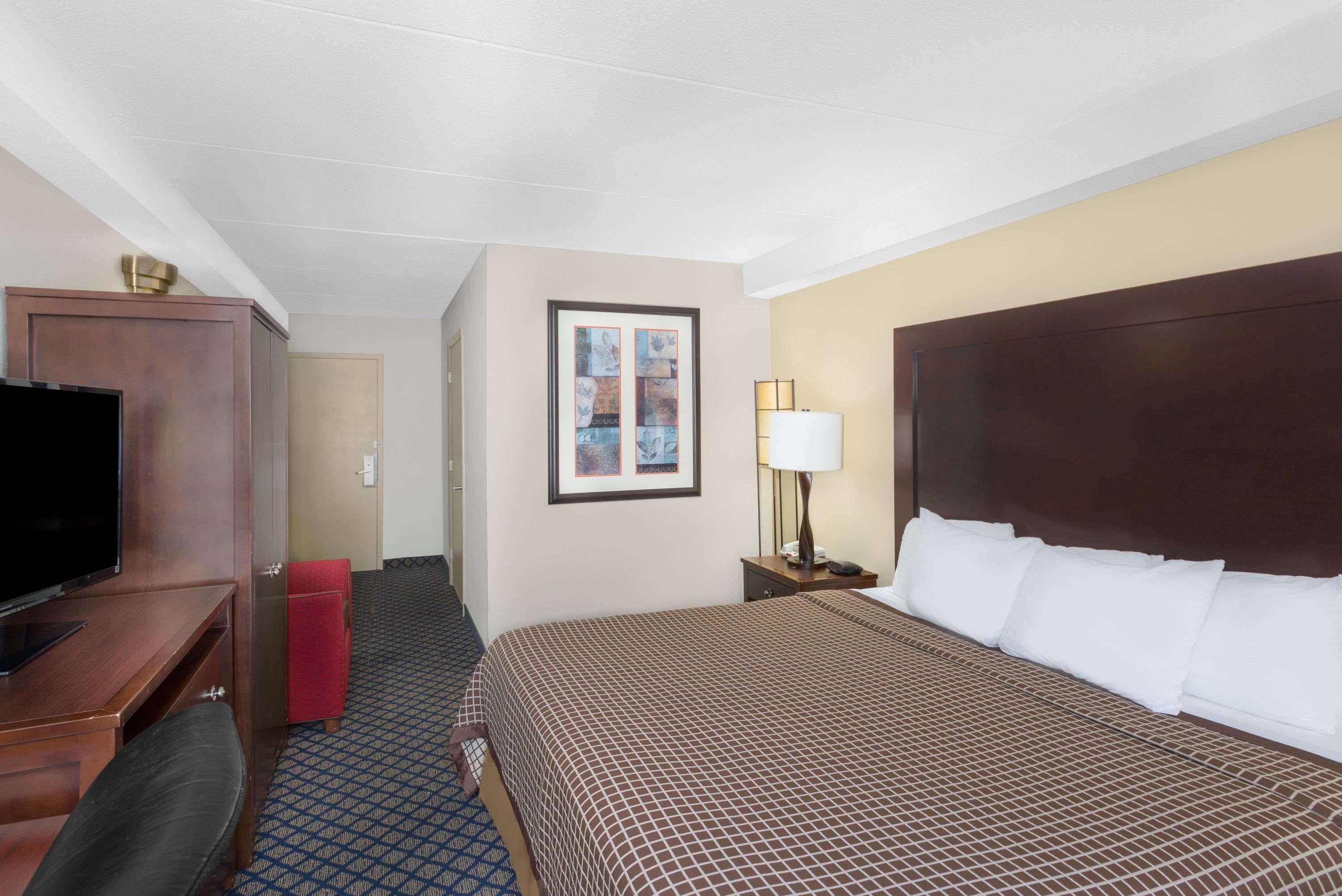 Days Inn By Wyndham Geneva/Finger Lakes Extérieur photo