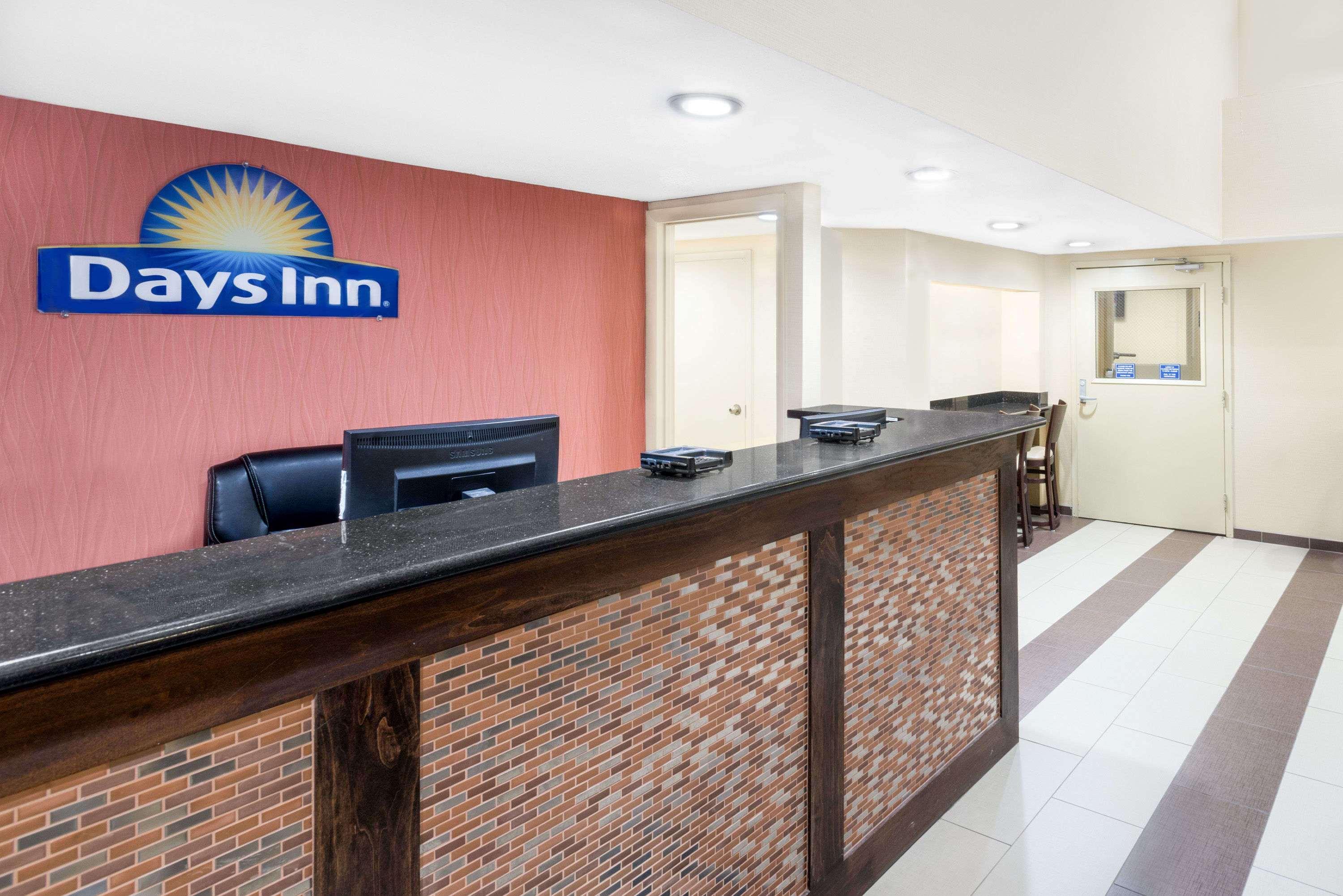Days Inn By Wyndham Geneva/Finger Lakes Extérieur photo