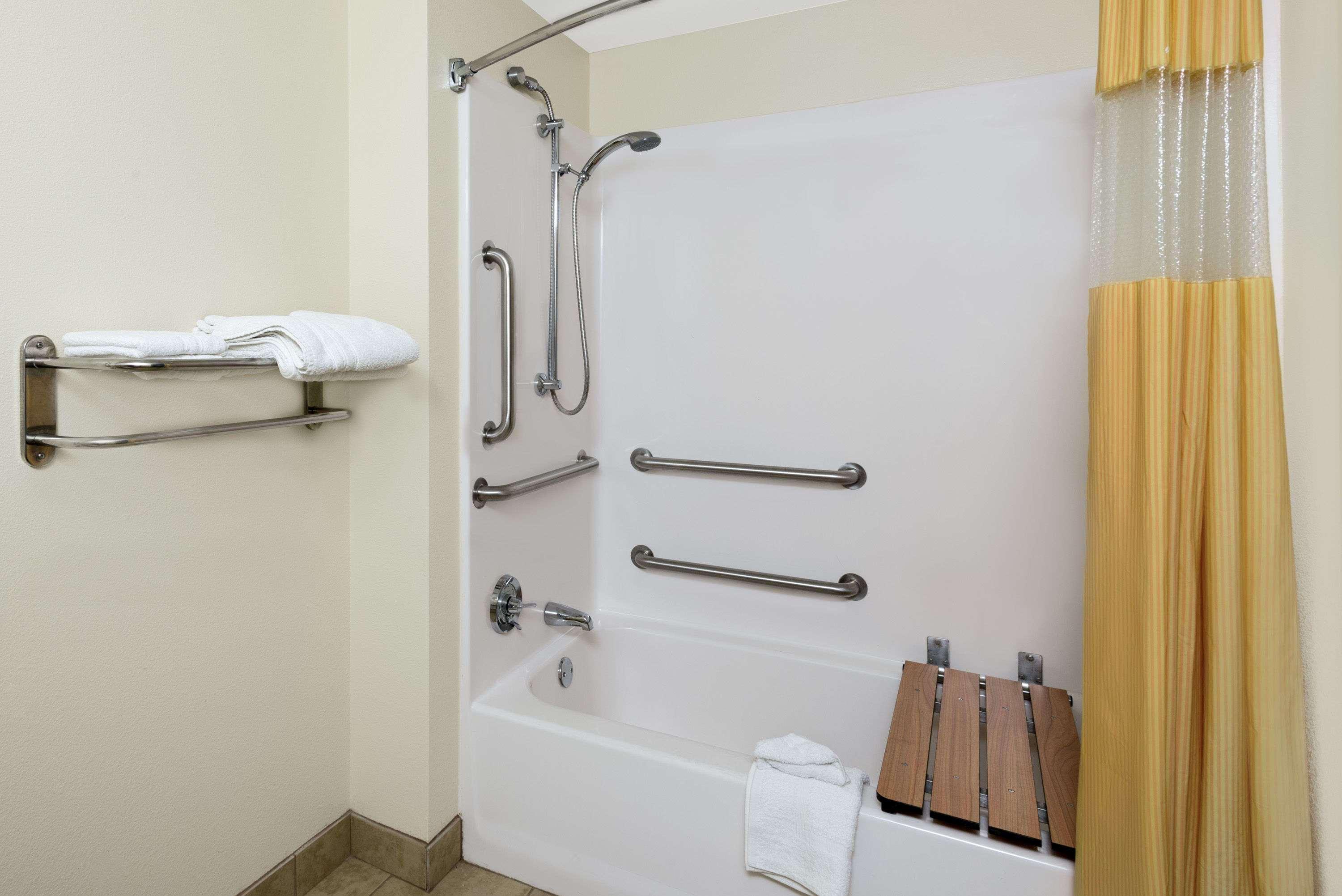 Days Inn By Wyndham Geneva/Finger Lakes Extérieur photo